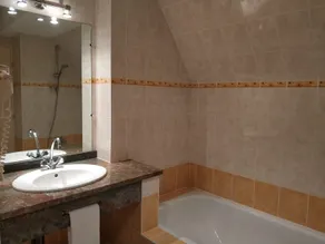 Logis Hotel Calisola Besançon - Soirée Etape - EuroVelo 6 - Badeværelse