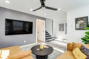 Walk to Crab Cove Beach: Alameda Home w/ Game Room - Innvendig