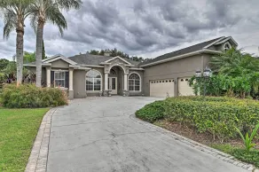 Elegant Valrico Home ~ 15 Mi to Downtown Tampa! - Innvendig