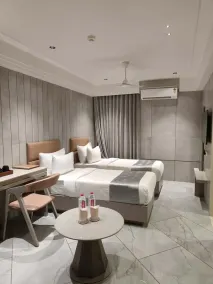Hotel Golden Plaza - Room
