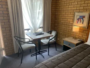 Newell Motor Inn Narrandera - Zimmer