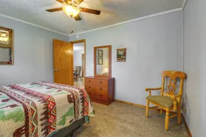 Charming Kaw Lake Country Home w/ Game Room! - Interiør