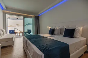 Magique Bleu Suites - Room