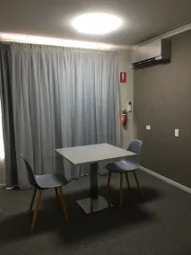 Argosy Motor Inn - Room