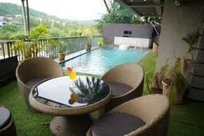 SOLARAA iNN - Pool