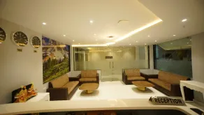 The Universe - Hotels & Banquets - Receção