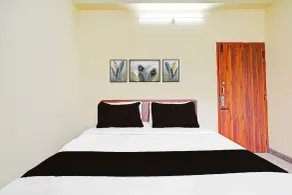 Hotel O Srigandhakavalu Formerly Chamundeshwari Lodging - Room