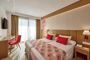 Universal Hotel Perla - Chambre