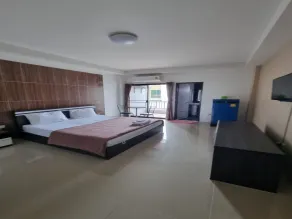 OYO 75504 Ratchapruek Apartment Angthong - Værelse