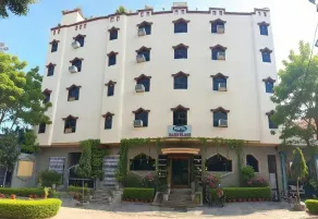 hotel babu palace - Image 1