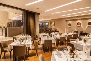Hotel Rosales Plaza - Restaurant