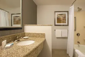 Courtyard by Marriott Hanover Lebanon - Baño