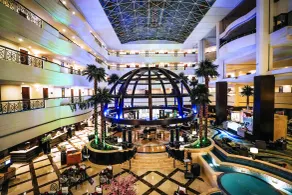 Mövenpick Grand Al Bustan - Rezeption