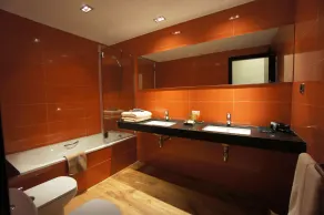 Buil & Gine Wine Hotel - Bathroom