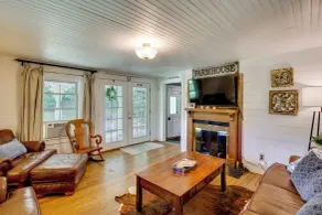'Lil Red Hen' Cottage in the Boone Area w/ Hot Tub - Interiör