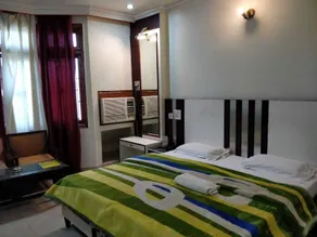 Hotel Yatrik - Room