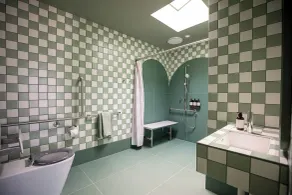 The Monty - Bathroom