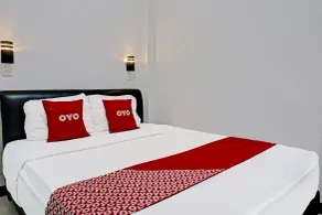 OYO 91599 Penginapan Mutiara Madiun - Værelse