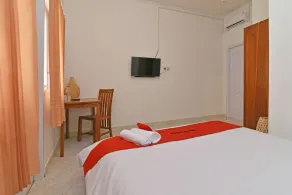 RedDoorz @ Jalan Gatot Subroto Denpasar - Zimmer