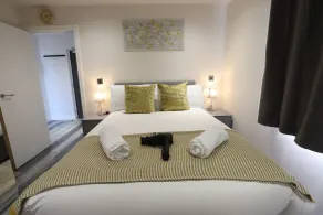 NEC Airport Shortstay - Habitación