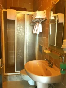 Aristo Pension - Baño