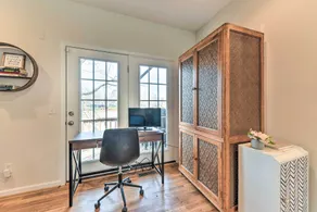 Lakefront Lexington House w/ Spacious Deck! - Interiör