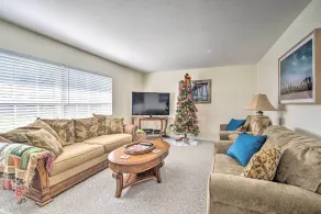Waterfront Home w/ Dock, Kayaks, Pool + More! - Innenbereich