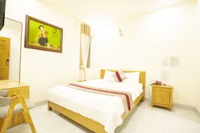 Hung Binh Hotel - Room