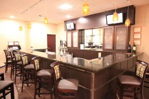 Quality Inn & Suites Downtown Mansfield - Restaurant