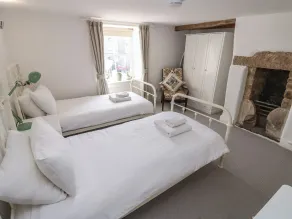 Cross View Cottage - Room