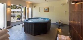Holiday Inn Queenstown Frankton Road by IHG - Pool