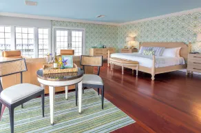 Breakwater Inn - Room