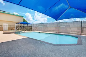 Days Inn by Wyndham San Antonio Airport - Piscine
