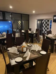 Posh Hotel and Suites Victoria Island - Restaurant