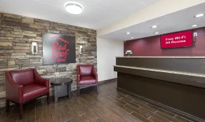 Red Roof Inn Cincinnati East - Beechmont - Lobby