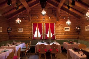 Luxurious Alpine Getaway at Park Hotel Gstaad - Restaurant