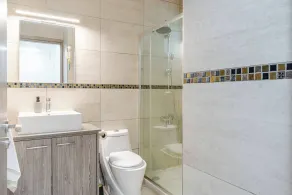 Sky villa penthouse with private outdoor hottub - Bathroom