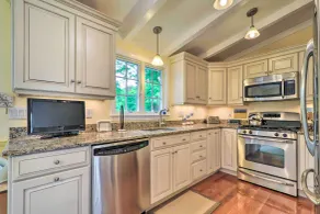 Charming Hyannis Cottage: 1 Mi to Beach! - Interior