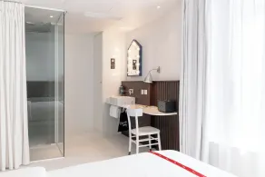 Ruby Zoe Hotel London by IHG - Bathroom