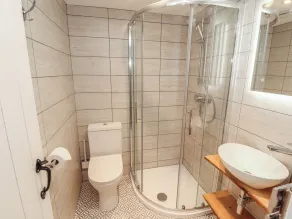 Wren's Nest - Bathroom