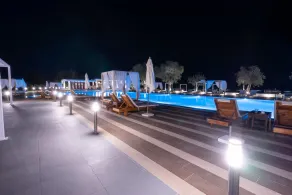 Kamari Beach - Basseng