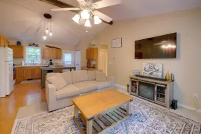 Walk to Lake Sinclair: Home w/ Covered Patio! - Interiør