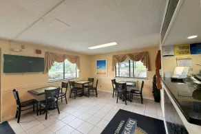 Days Inn by Wyndham Torrington - Hall