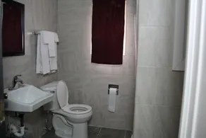 Pleasant Hill Motel - Bathroom