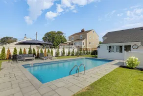 Modern Vacation Home w/ Heated Pool, Mins to Beach - Interiör