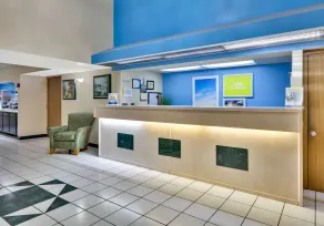 Days Inn & Suites by Wyndham Bentonville - Reception