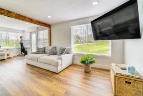 Peaceful Home w/ Patio on 30 Acres in Coxs Creek! - Interiør