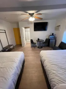 Balanced Rock Inn - Chambre