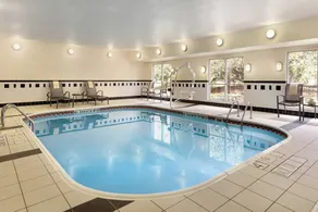 Fairfield Inn & Suites by Marriott Toledo Maumee - Piscine