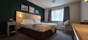 Boat & Horses Inn - Room